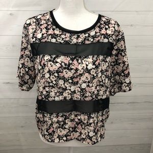 🎁 Express | Pastel Floral Mesh Cutout Top L